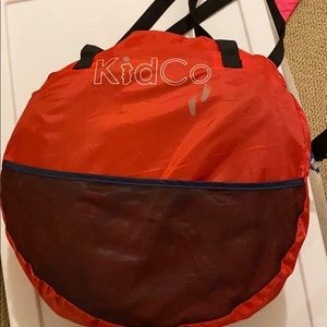 KidCo PeaPod Portable Travel Bed, Cranberry
